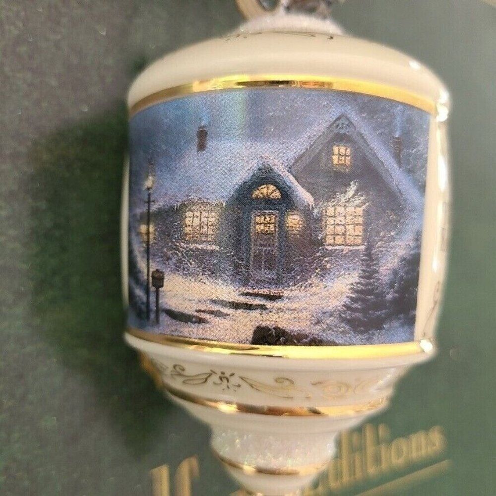 Thomas Kinkade Bradford Heirloom Glass Christmas Ornament Home for the Evening
